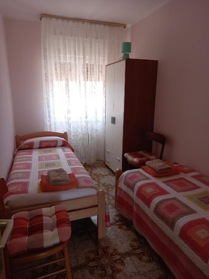 Apartment Parenzana Bibali 65 A 52460-Buje Buitenkant foto