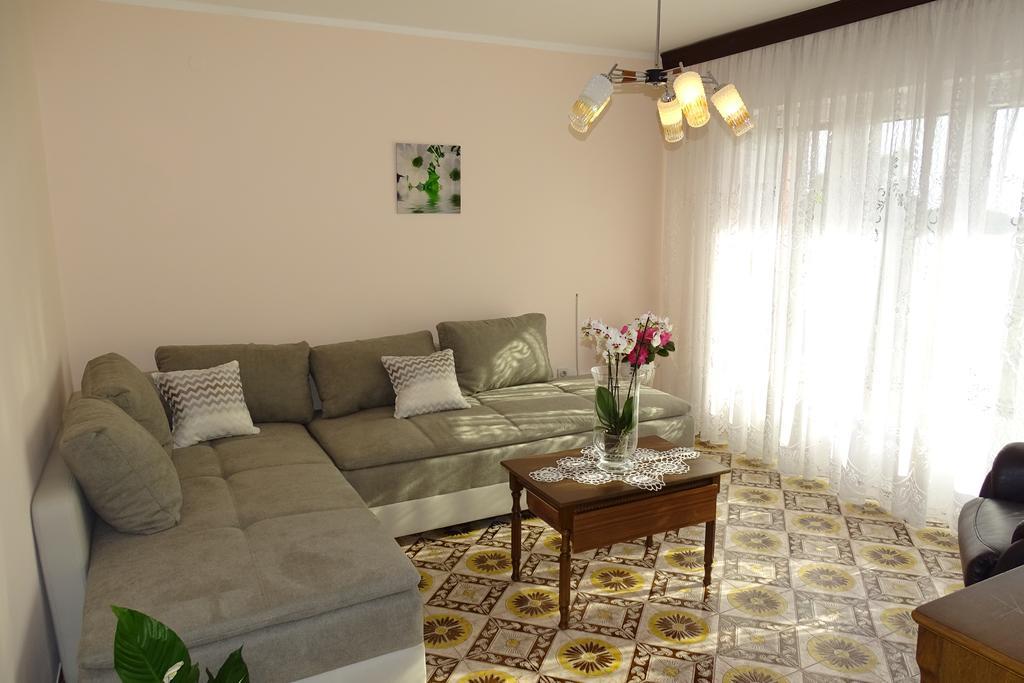 Apartment Parenzana Bibali 65 A 52460-Buje Buitenkant foto