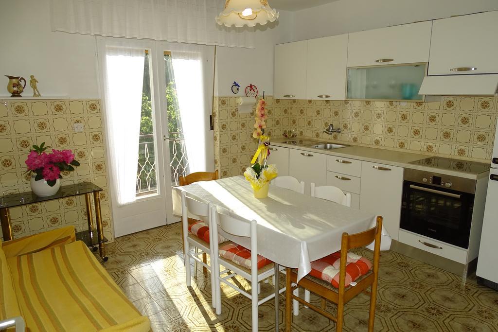 Apartment Parenzana Bibali 65 A 52460-Buje Buitenkant foto
