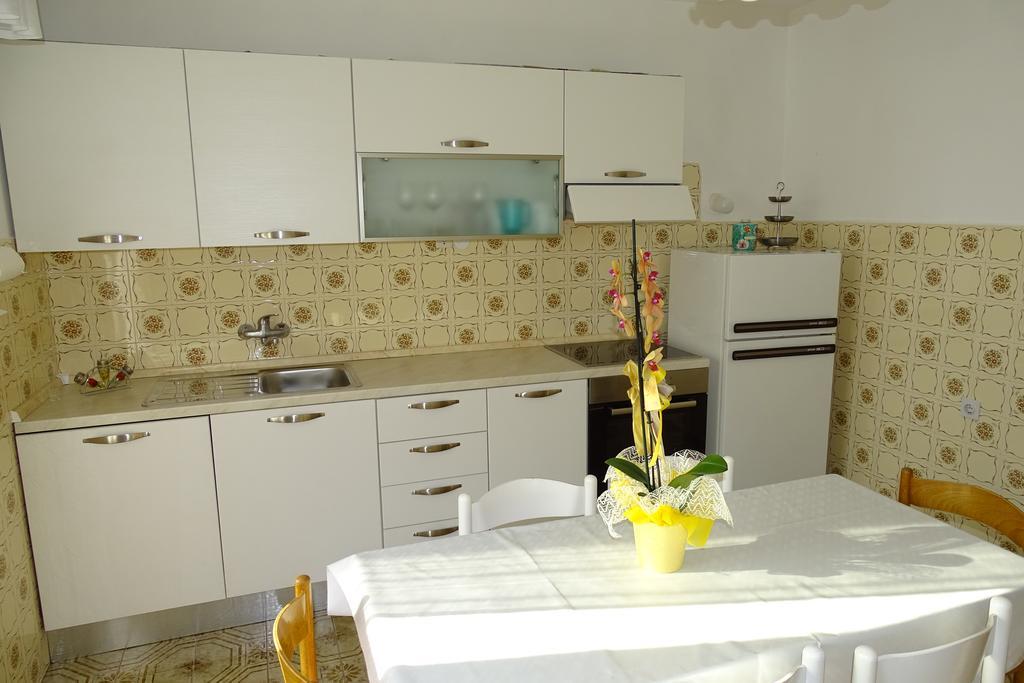 Apartment Parenzana Bibali 65 A 52460-Buje Buitenkant foto