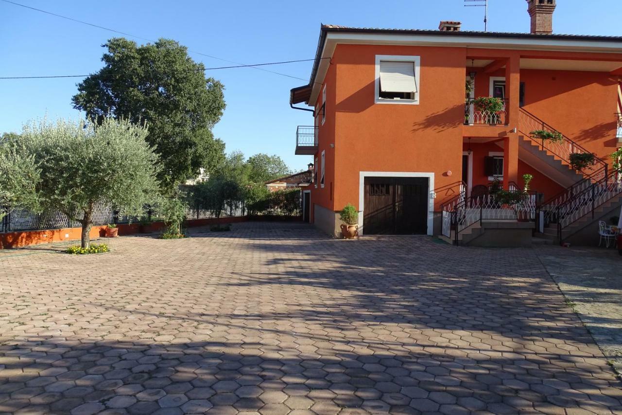 Apartment Parenzana Bibali 65 A 52460-Buje Buitenkant foto