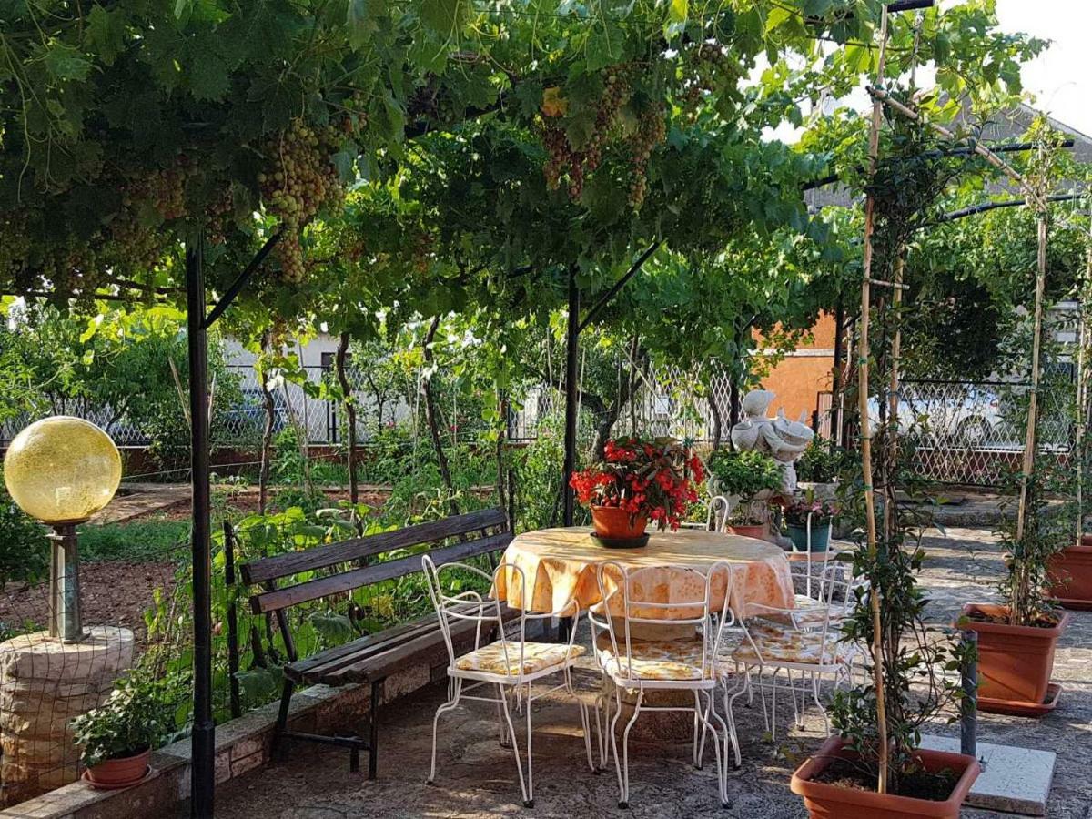 Apartment Parenzana Bibali 65 A 52460-Buje Buitenkant foto