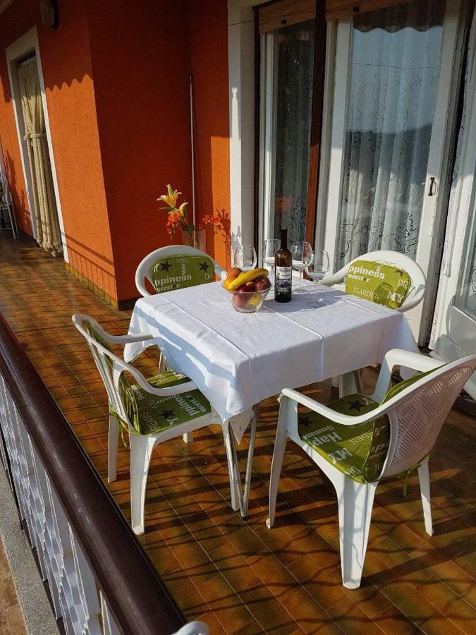 Apartment Parenzana Bibali 65 A 52460-Buje Buitenkant foto