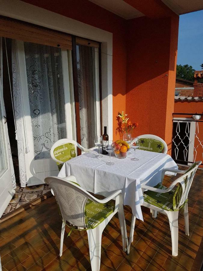 Apartment Parenzana Bibali 65 A 52460-Buje Buitenkant foto